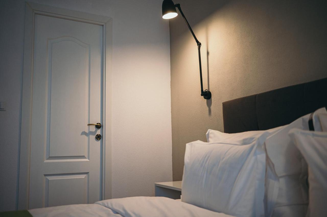 Nest Guesthouse Drobeta Turnu Severin Luaran gambar